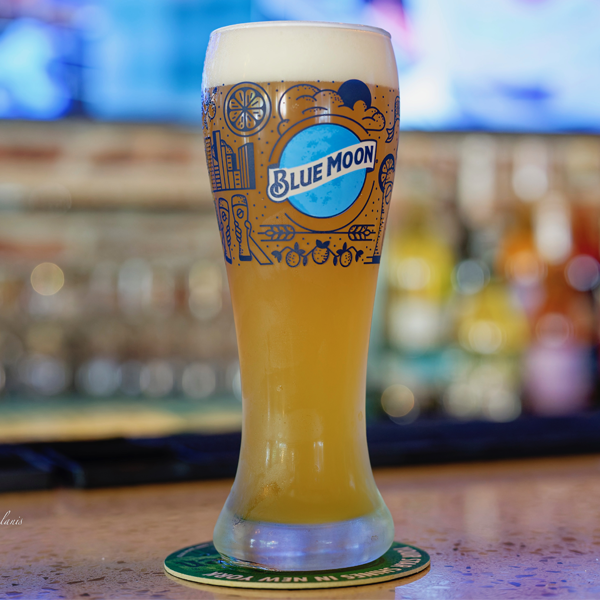 Wolfs Lair Beer image