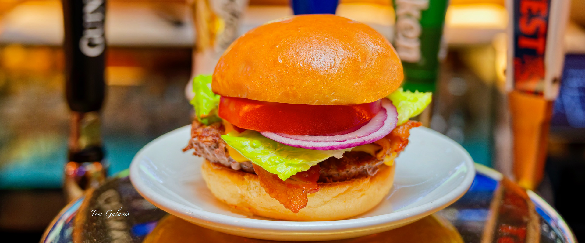About Wolfs Lair Burger image